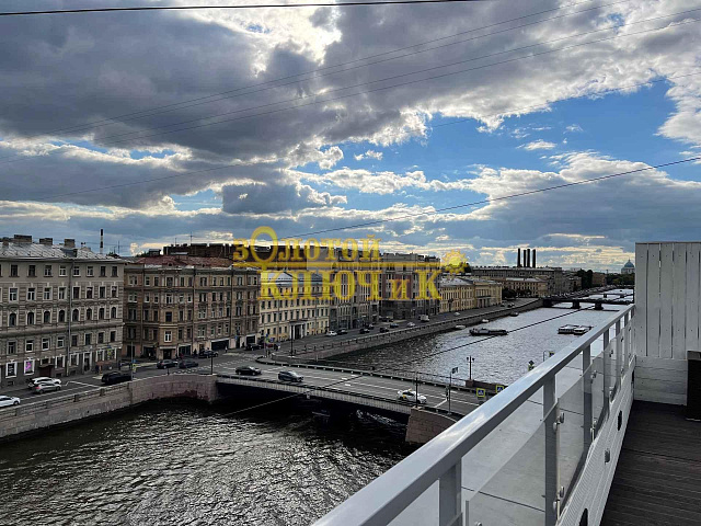 Панорамный шатер на крыше в центре Санкт-Петербурга
